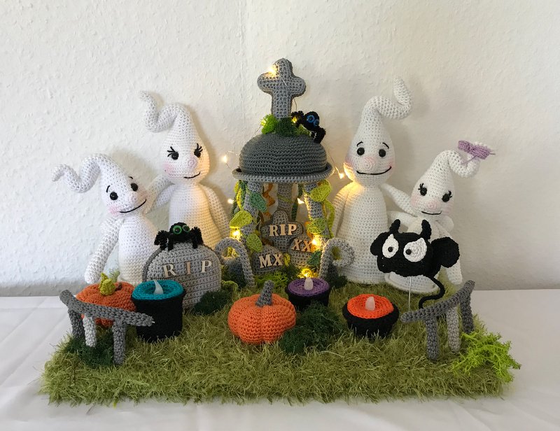 Süßes oder Saures - "Geisterfamilie Grumpatsch" auf dem Friedhof - Bild 3