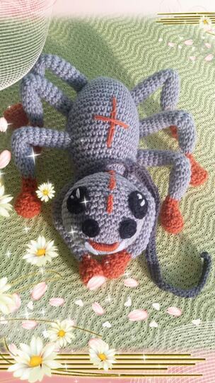 Spinne Stoffl mit Leine