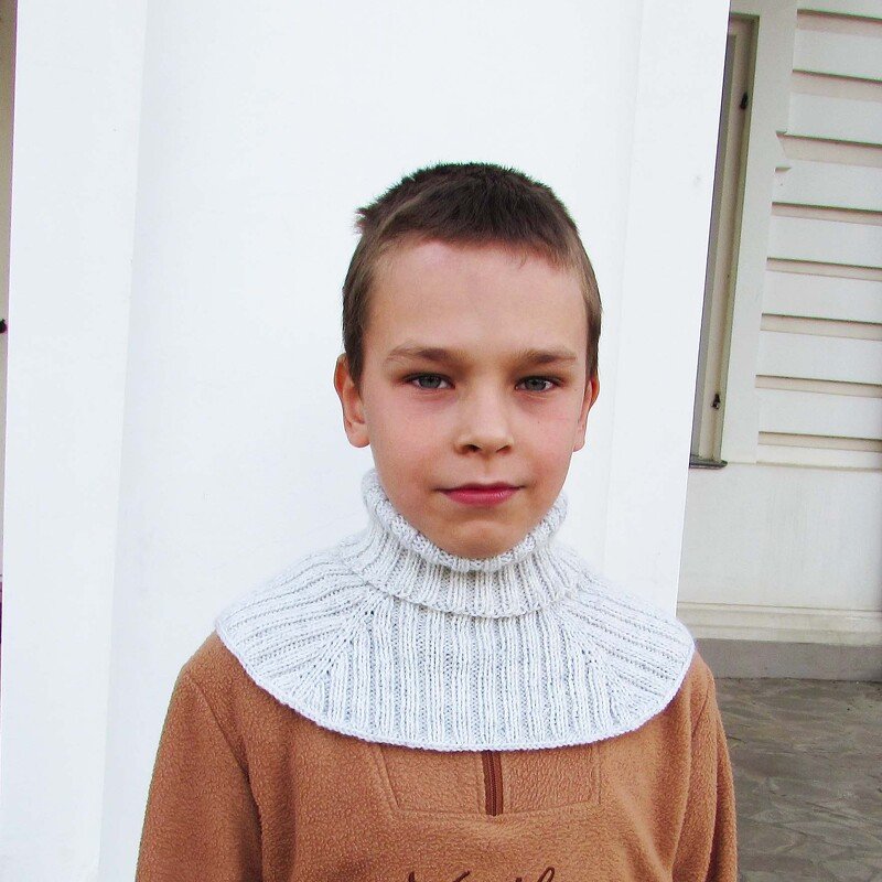Shirtfront scarf, knitting pattern, dickey toddler child adult. - Image 4