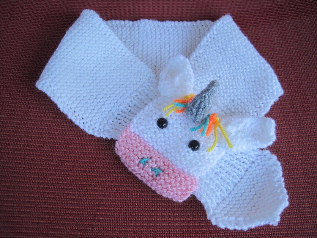 Strickanleitung Schal für Babys und Kinder mit tollem Einhornmotiv für Babys und Kinder bis zu 2 Jahren - Bild 4