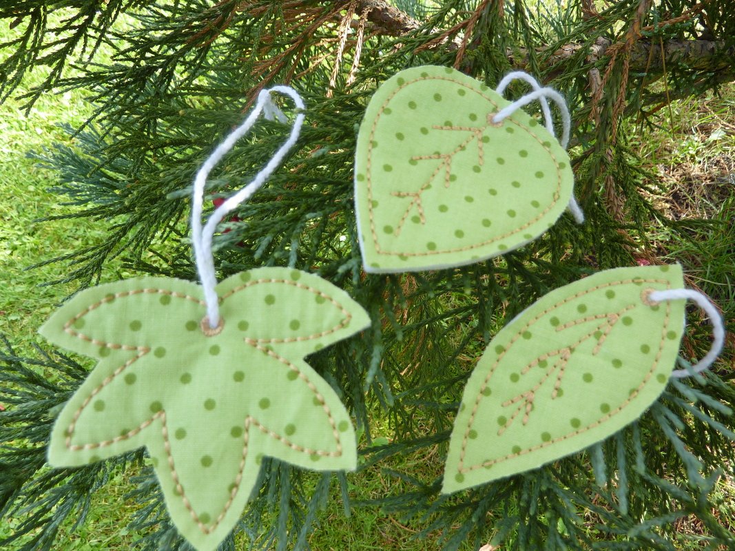 HerbstLaub -Stickdatei - Anhänger 10x10