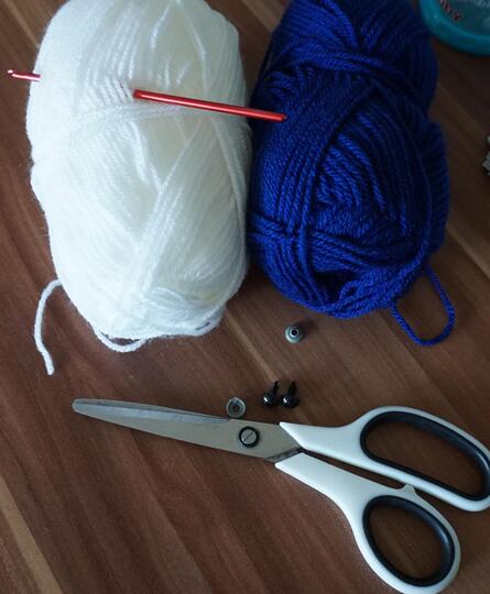 Häkelanleitung für die süße Qualle Zoey!