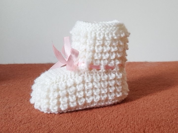 Strickanleitung Babyschuhe, Taufschuhe, Schuppenmuster   #225