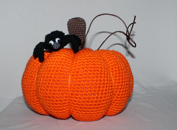 Halloween crochet pattern set – reaper, witch, pumpkin & spider (amigurumi)