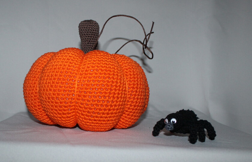 Halloween Set Junge als Tod verkleidet, Mädchen als Hexe, Kürbis und Spinne Häkelanleitung deutsch