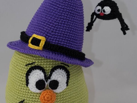 Halloween Wichtel mit Spinne, Häkelanleitung