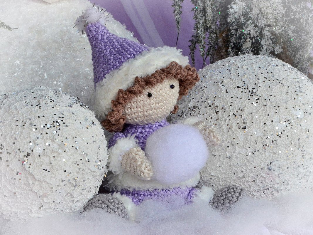 4 Winterkinder im Schnee + Anleitung für DIY Deko Schneekugeln