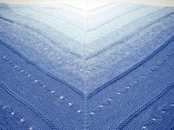 Knitting Pattern – Triangular Shawl LISSIEEE XXL – no.208E