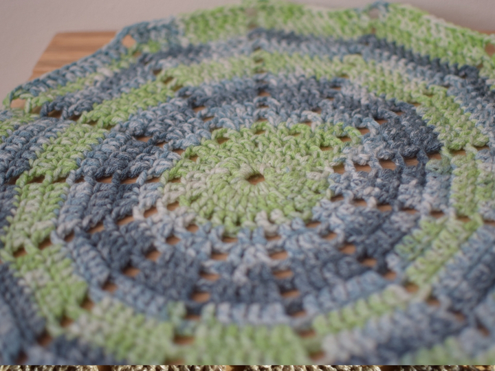 Sonnenstrahlendecke häkeln