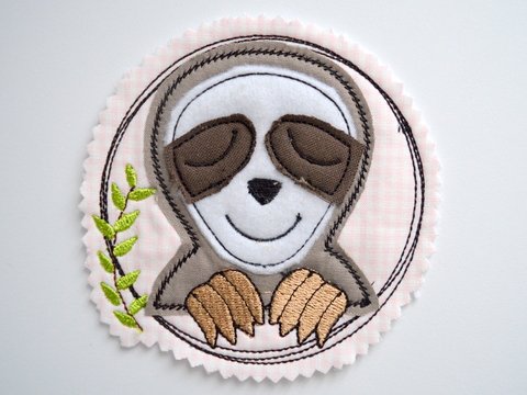 Stickdatei doodle Faultier 16x16cm