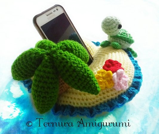 Island crochet pattern support for smartphone PDF english- deutsch-dutch ternura amigurumi