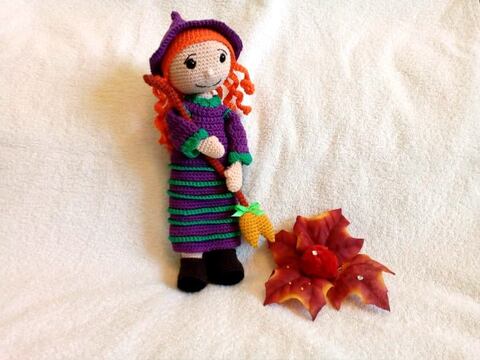 Bekleidungspaket "Hexe"  für Puppe Saphir (Häkelanleitung)