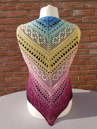 Crochet Pattern "Tringular shawl - Infintio" UK Term