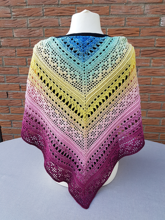 Crochet Pattern "Tringular shawl - Infintio" UK Term