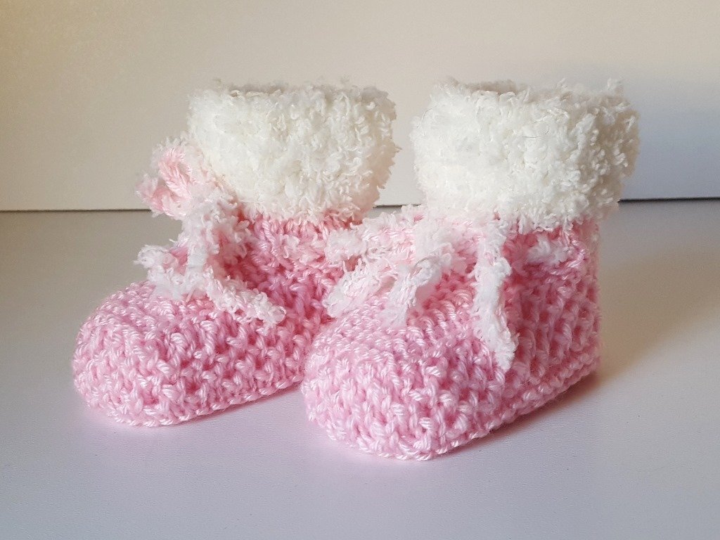 Strickanleitung Babyschuhe mit Plüschrand in 2 Größen ohne Nadelspiel - Bild 8