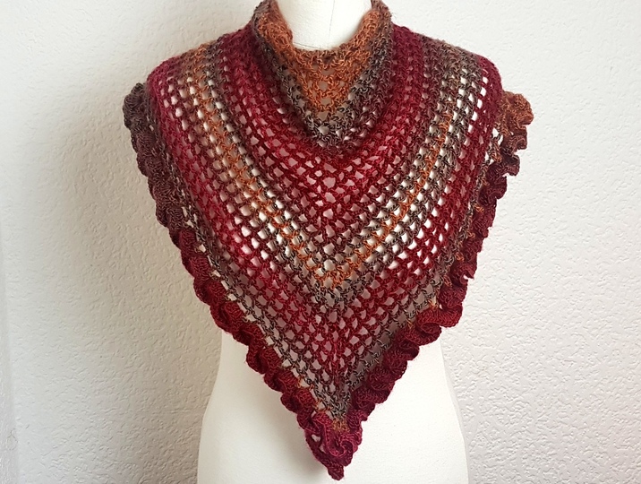 Häkelanleitung Tuch mit raffienierten Rüschen! Anfängertauglich