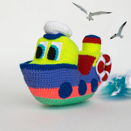 Amigurumi ship pattern for the crochet small skipper boat