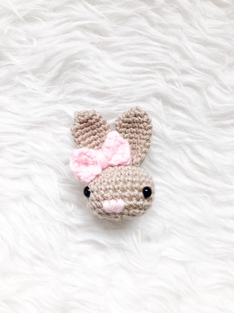 Häkelanleitung kleiner Hasenkopf für Schnullerkette / Kinderwagenkette