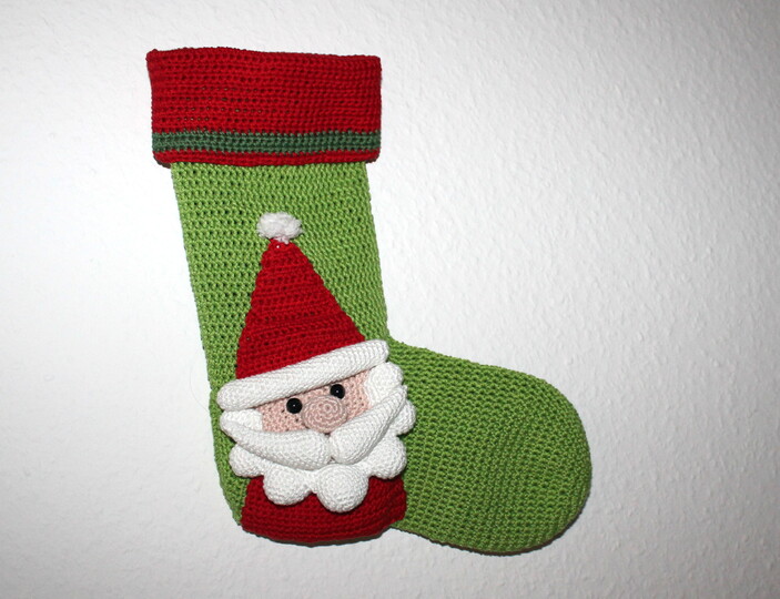 Santa Christmas Stocking Crochet Pattern – Amigurumi, English & German