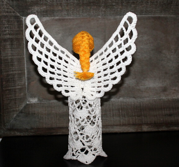 Engel mit Herzchen häkeln – stehende Weihnachtsdeko (deutsche Anleitung)