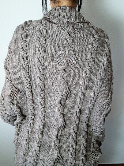 133 Strickanleitung Cardigan Seelenwärmer oversize Herbstlaub in mehreren Größen und Variationen