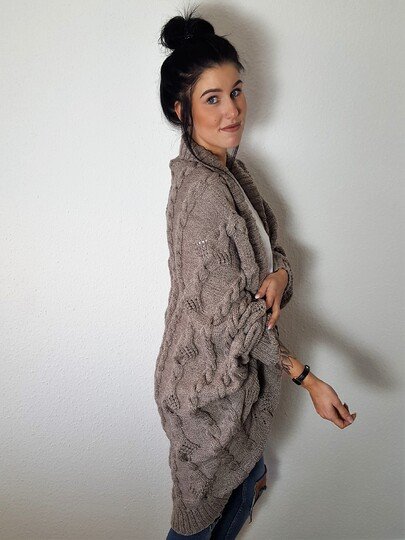 133 Strickanleitung Cardigan Seelenwärmer oversize Herbstlaub in mehreren Größen und Variationen