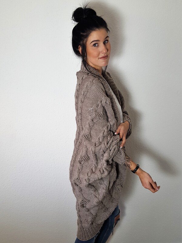 133 Strickanleitung Cardigan Seelenwärmer oversize Herbstlaub in mehreren Größen und Variationen - Bild 6