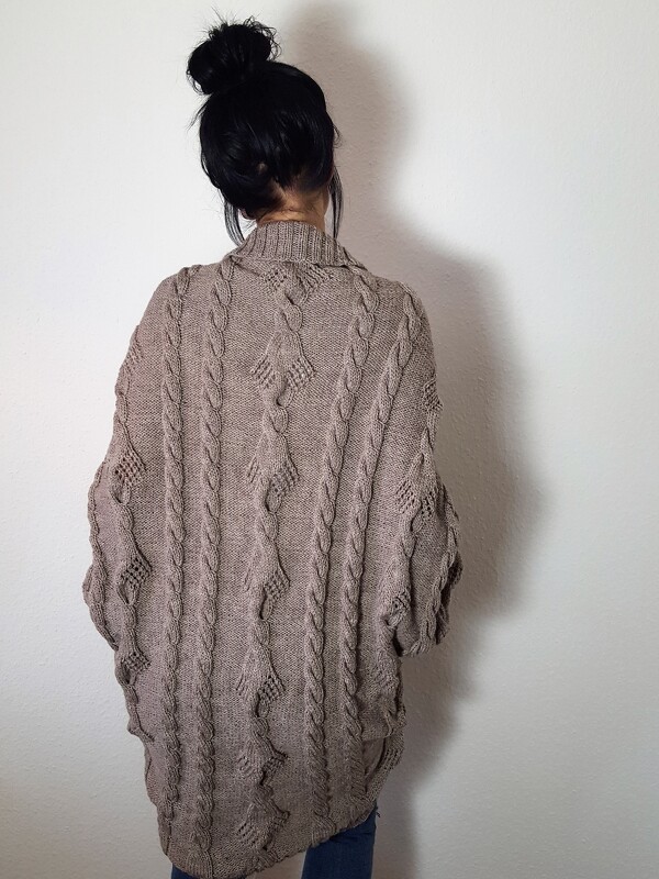 133 Strickanleitung Cardigan Seelenwärmer oversize Herbstlaub in mehreren Größen und Variationen
