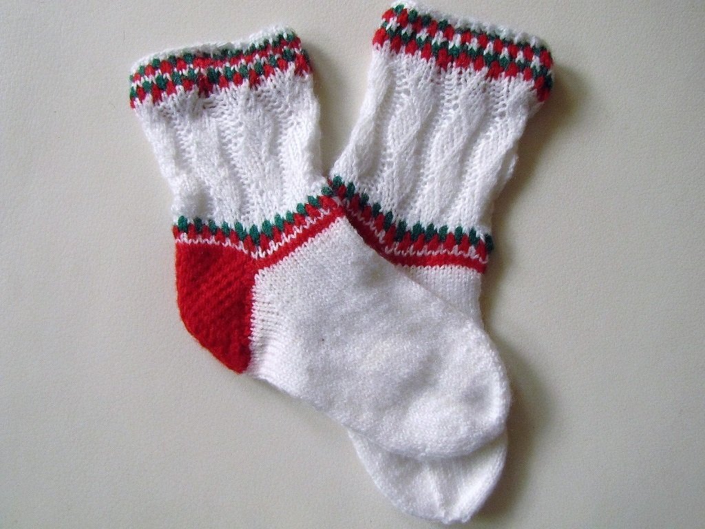 Strickanleitung _                       Socken Weihnachtszeit 3