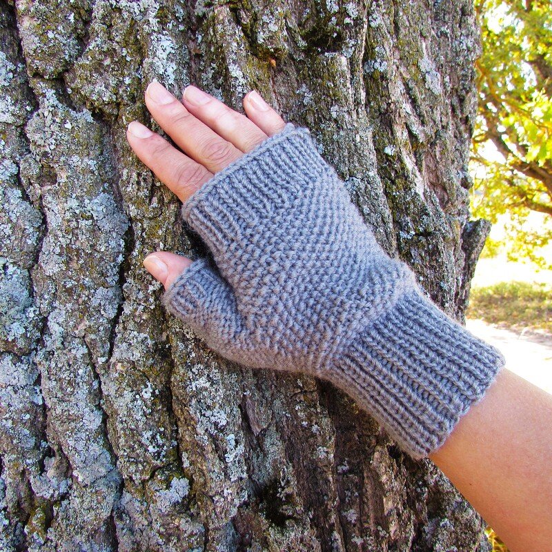 Fingerless mittens knitting pattern, three sizes: small,medium, large - Image 2