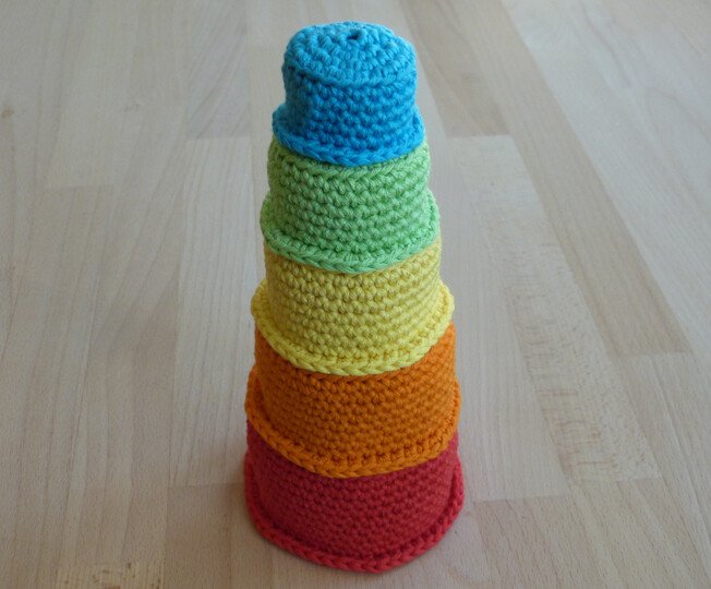 Crochet pattern stacking cups