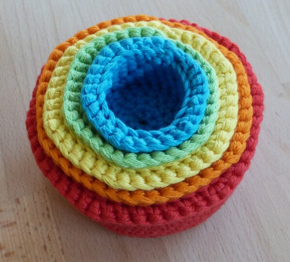 Crochet pattern stacking cups