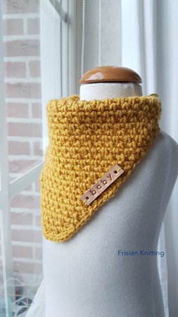 Baby bandana | Crochet pattern dribble bib