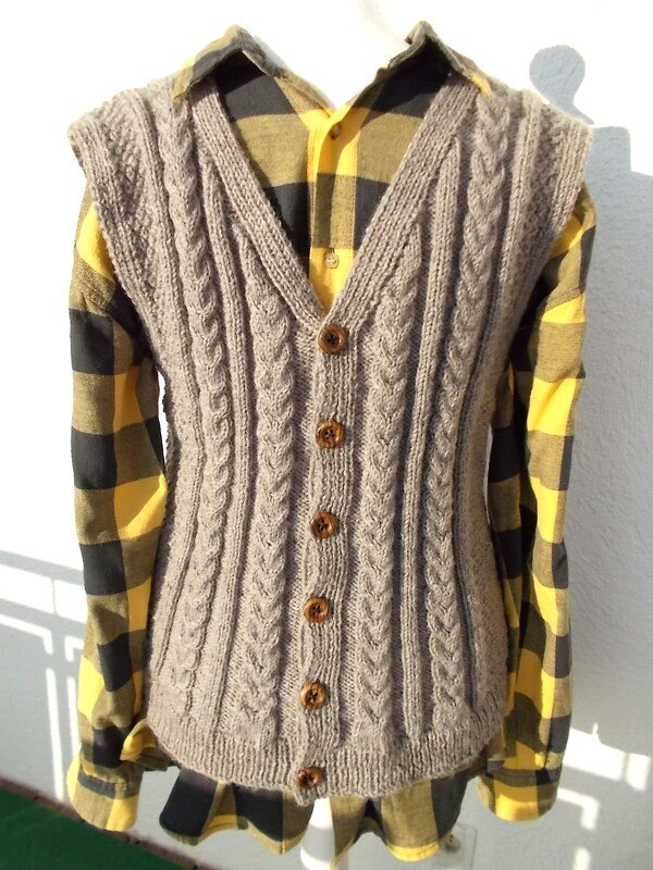 Herren-Weste mit Zopfmuster - Strickanleitung - Bild 2