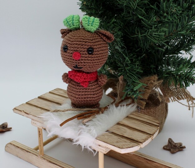 Weihnachtlicher Anhänger RENTIER - Häkelanleitung