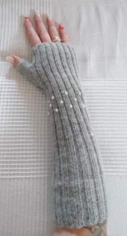Kurzanleitung Handstulpen, gestrickt mit Perlen