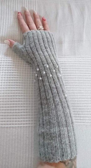 Kurzanleitung Handstulpen, gestrickt mit Perlen