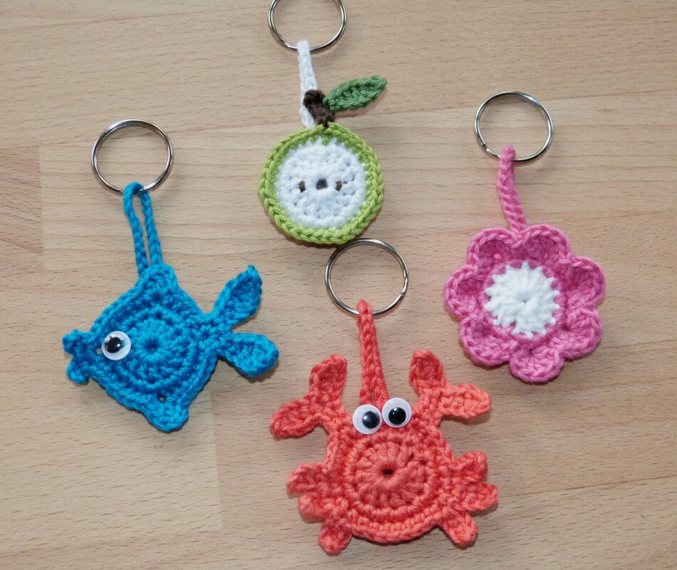 Häkelanleitung Schlüsselanhänger mit Chip-Täschchen