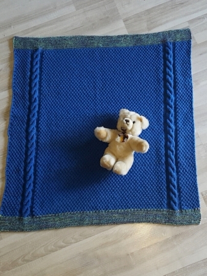Strickanleitung Baby-Decke mit Zopfmuster