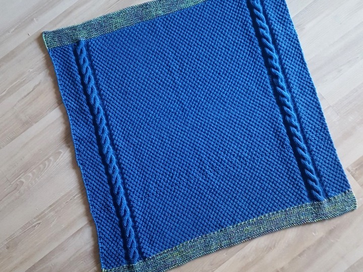 Strickanleitung Baby-Decke mit Zopfmuster