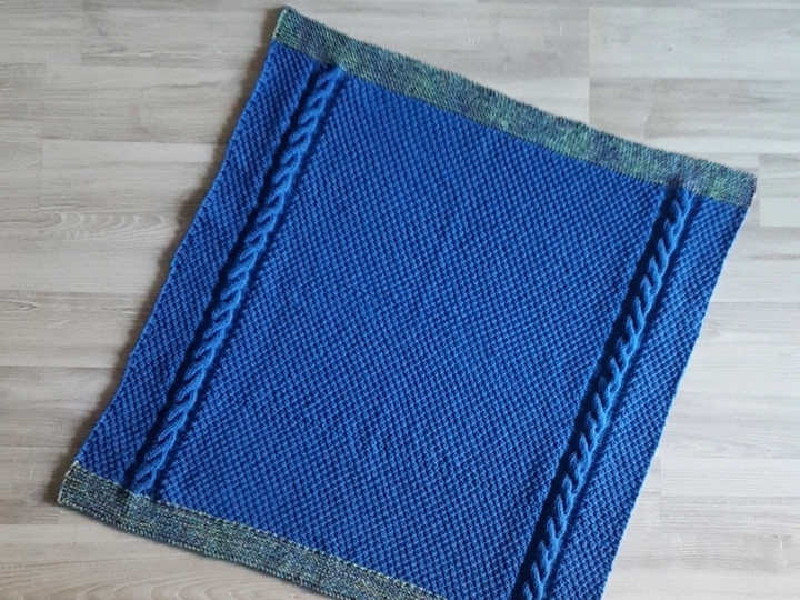 Strickanleitung Baby-Decke mit Zopfmuster