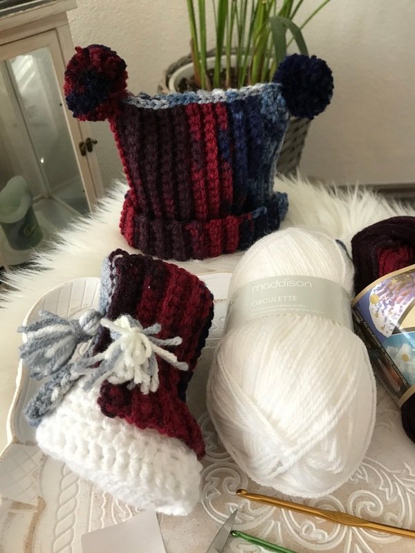 Baby Set Mütze & Boots Frozen Rose 0-18 Monate - Bild 2