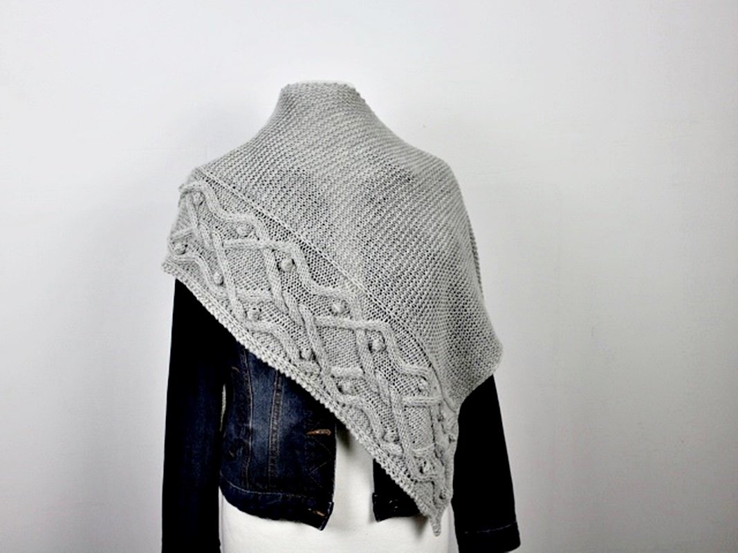 Knitting pattern shawl "Cables over Cables" - Image 4