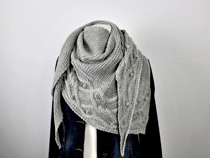 Strickanleitung Dreieckstuch mit Zopfmuster Cables over Cables