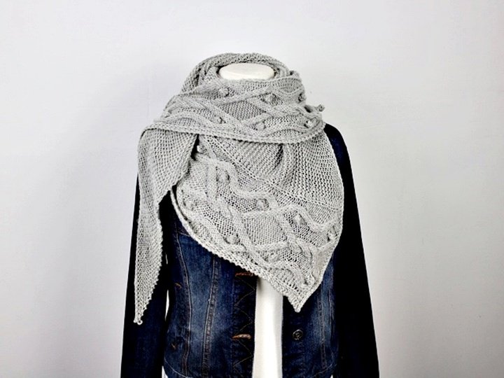 Strickanleitung Dreieckstuch mit Zopfmuster Cables over Cables