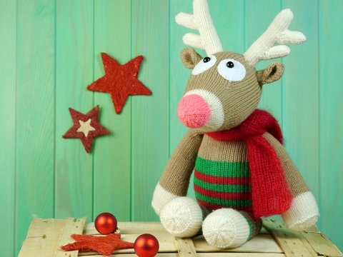 Paule Reindeer knitting pattern