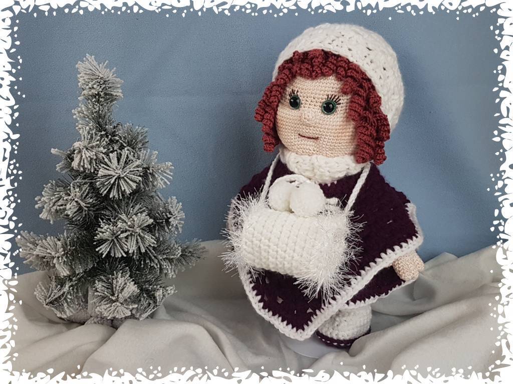 Häkelanleitung Puppe, Luise im Winterponcho