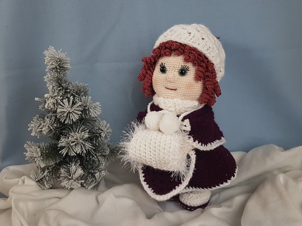 Häkelanleitung Puppenkleidung Luise im Winterponcho - Bild 2