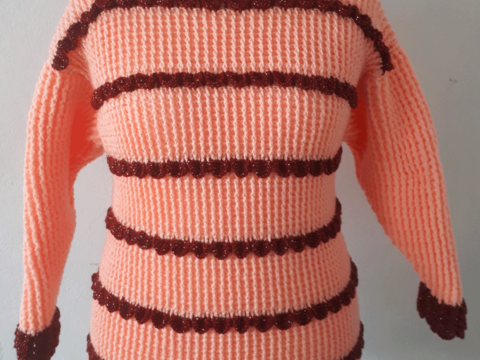 Damen-Häkelpullover im Krokodilmuster