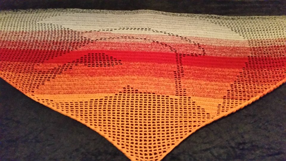 Römerhelm, Motivtuch, Häkeltuch, Dreieckstuch